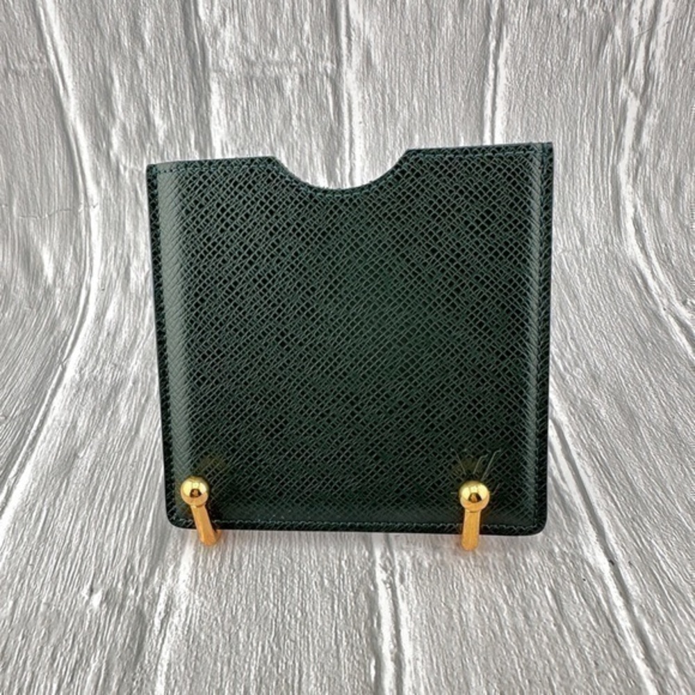 Excellent condition Authentic Louis Vuitton Taiga Leather Wallet. Green. - Picture 4 of 16